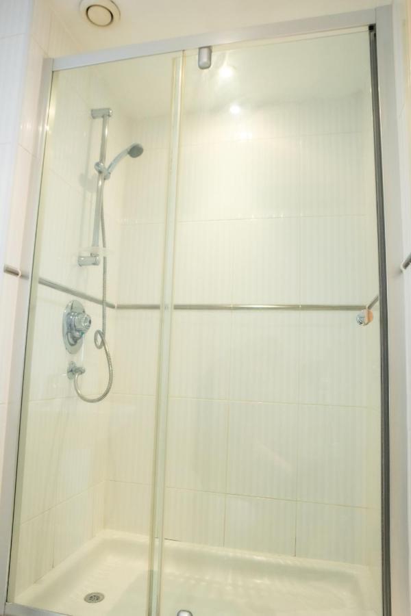 Newly Furnished Appartment Near Train Station Wolverhampton Luaran gambar